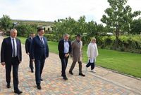 Андрей Бочаров осмотрел виноградники экс-директора завода
