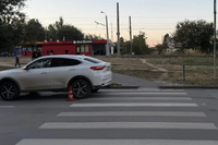 В Волгограде женщина-водитель сбила двух человек на переходе