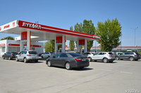 Картой не вышел? Автолюбители жалуются на «вип-обслуживание» на АЗС Волгограда