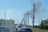 На Бородинском мосту в Камышине сгорел микроавтобус
