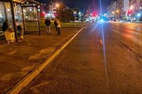 В Волгограде пассажирский автобус сбил ребенка на остановке