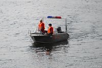 Спасатели вызволили с острова в Волгограде семейную пару с питомцами