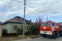 В Михайловке ликвидируют пожар в частном доме на ул. Мичурина