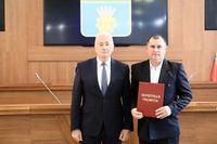 Двоих сотрудников «Концессий» наградили в облдуме