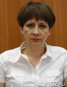 Юлия Атопова опровергает сведения об отставке своего шефа.