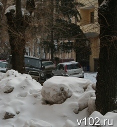 В Волгограде не спешат очистить город от снега и льда