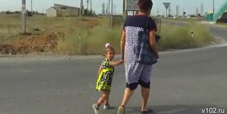 Родители из поселка Самофаловка Волгоградской области возят детей в садик за 15 км