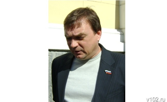 2009 г. Сергей Емельяненко - не только бизнесмен, но и депутат Волгоградской городской думы.