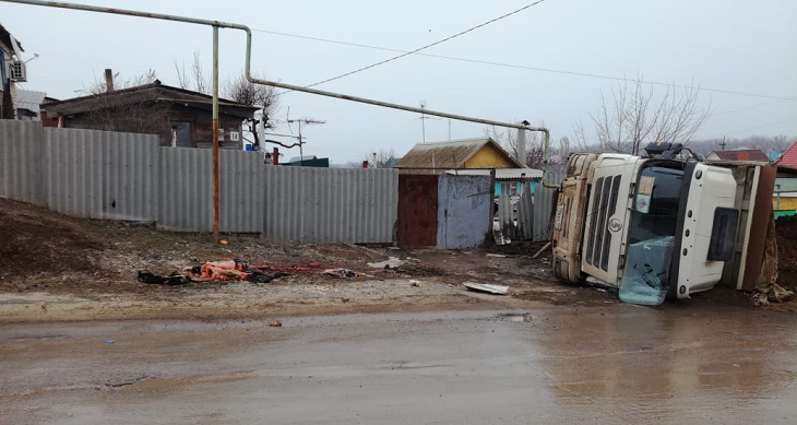 Подслушано волгоградская область. Трагедия в средней Ахтубе. Происшествия в средней Ахтубе Волгоградской. Средняя Ахтуба стадион.