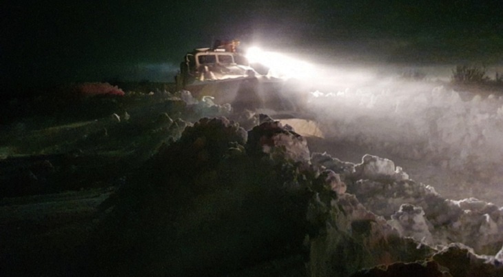 "Думали, замерзнем!": волгоградские спасатели вызволили из снежного плена  35 человек
