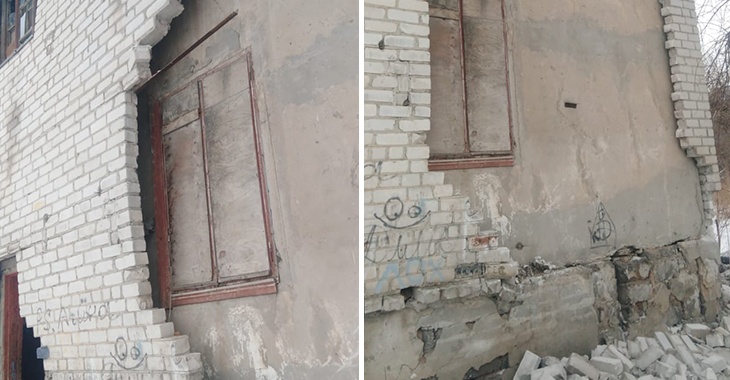 В поселке Волгограда шквалистый ветер обрушил фасад аварийного дома