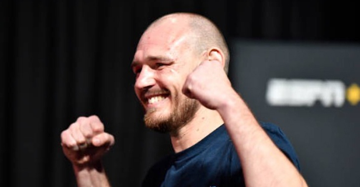 Уехавший в Америку волгоградец одержал феерическую победу на чемпионате UFC