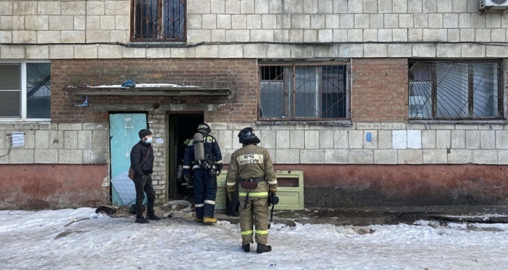В Волгограде двое бомжей подпалили дом и отравились газом
