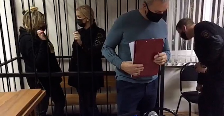 Криминальных блондинок из аэропорта Волгограда заключили под домашний арест