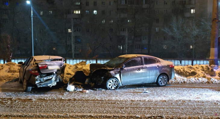 «Машины в хлам!»: четыре человека пострадали в жестком ДТП в Волгограде