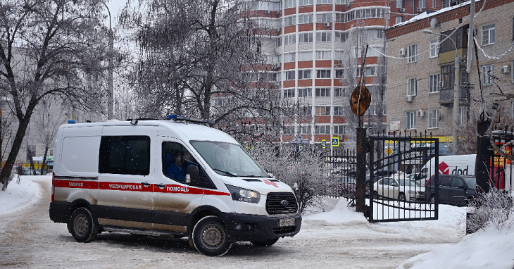 «Скорые едут одна за одной»: в детской больнице Волгограда отмечают наплыв пациентов