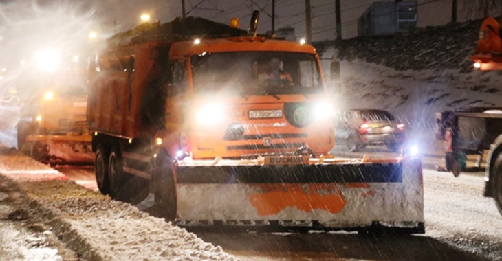 Больше 1000 тонн реагентов рассыпали по дорогам Волгограда за одну ночь