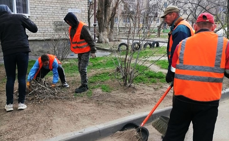 Ук нова. Субботник. Уборка территории. Субботник грабли. Субботник Волгоград.