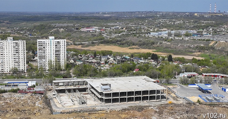 «Проклятье Тракторного»: недострой на месте завода в Волгограде превращается в руины