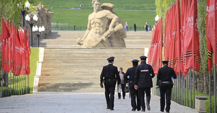 Приговоренный в Риге к сносу памятник советским воинам предлагают установить в Волгограде