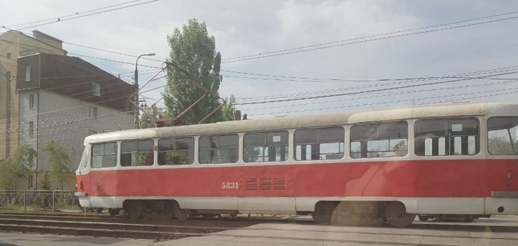 На Ангарском в Волгограде встали трамваи