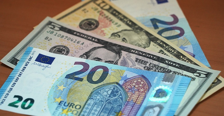 Мошенница в медицинской маске оставила 91-летнюю волгоградку без 10 тысяч евро