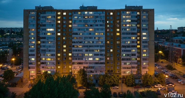 Дома в 4 районах Волгограда 27 июня обесточат энергетики