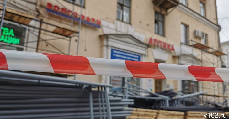 Еще не мир: в Волгограде поставили на паузу скандал из-за демонтажа балконов-сараев