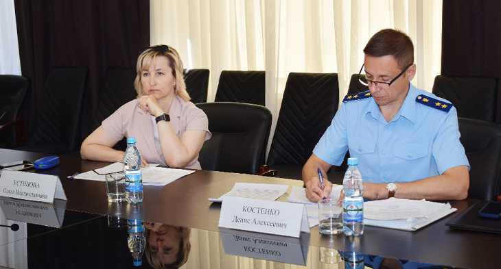 Предприниматели пожаловались прокурору Костенко на судебных приставов