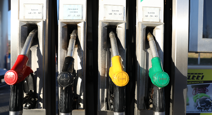 Цены на бензин продолжили «копеечное» падение на АЗС в Волгограде
