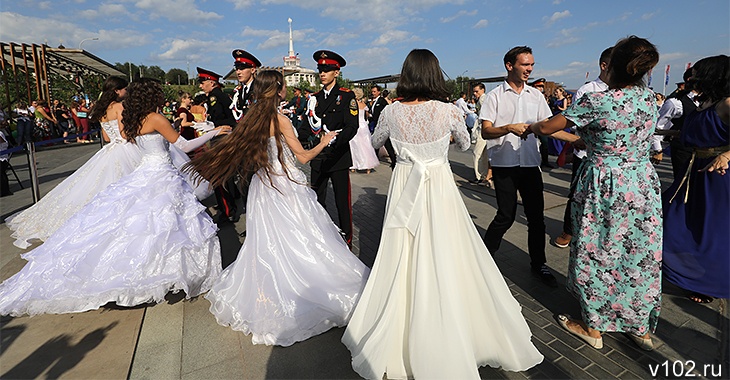 172 волгоградские пары поженятся в День любви, семьи и верности
