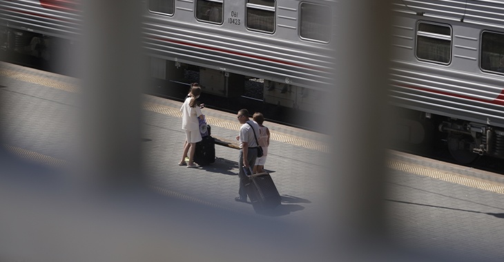Поезд из Кисловодска потерял скорость в Волгоградской области