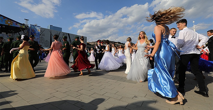 Парад невест и авиашоу украсят День города в Волгограде
