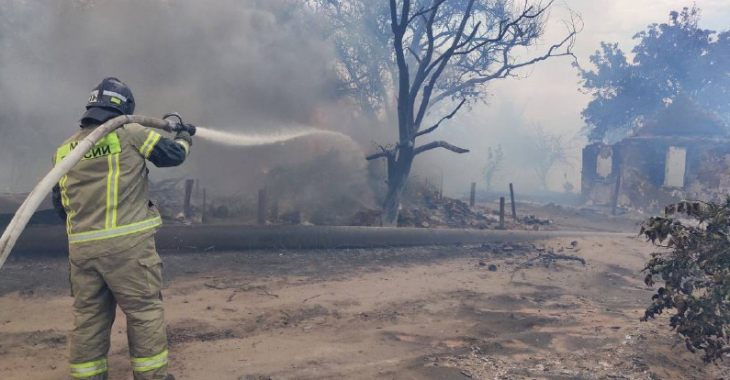 На севере Волгограда ликвидировали крупный пожар