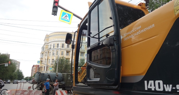 На улице Огарева закончили ремонт теплотрассы, но движение пока закрыто