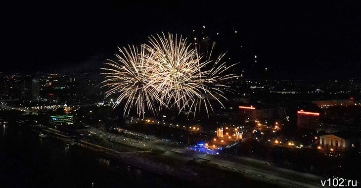 В Волгограде День города отметят двумя фейерверками