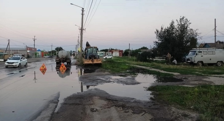В обезвоженном городе Волгоградской области устранили порыв канализации