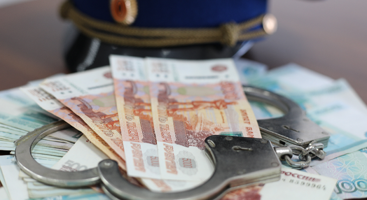 Экс-замначальника районной полиции в Волгоградской области обвиняют в получении взятки