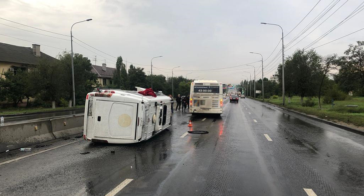 В Волгограде рассказали о состоянии пострадавших в ДТП с маршруткой из Элисты