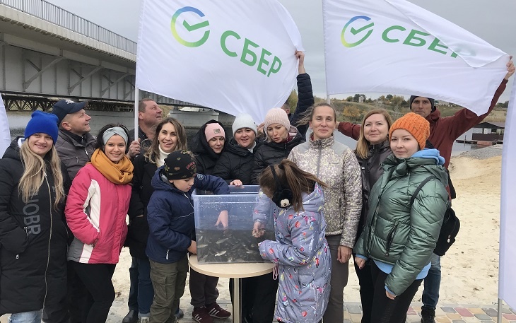 волонтеры сбера. волонтеры сбербанка. волонтерство сбербанк. волонтеры сбера. волонтеры за работой.