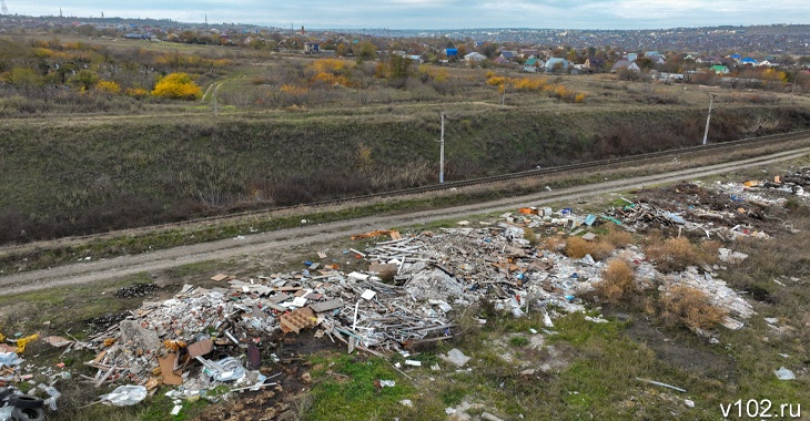 Рога и копыта: пугающие масштабом и содержанием свалки на севере Волгограда показали с высоты