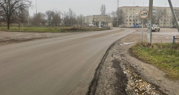 «А где гарантия?»: в Волгоградской области всплыли странности с контрактом на ремонт дороги