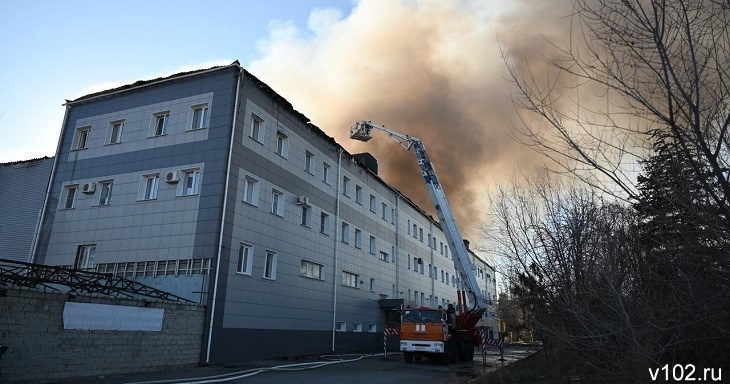 Роспотребнадзор проверит воздух на юге Волгограда из-за ЧС на складах