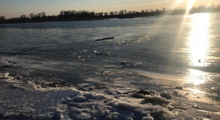 На зимней рыбалке в Волгоградской области пропал 77-летний пенсионер