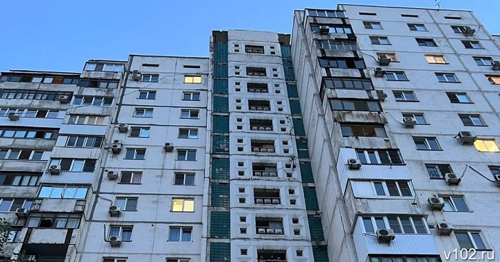 Родные надеются снять клеймо убийцы с женщины, выбросившей в Волгограде с балкона детей