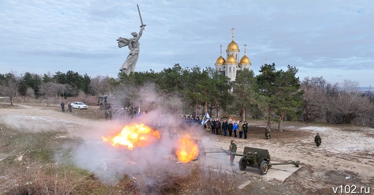 «Выстрел памяти» прогремел в Волгограде в честь Дня Героев Отечества