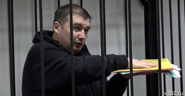 Обвиняемый в афере со свалками Михаил Калонкин выступил на суде перед журналистами: видеорепортаж «Высоты 102»