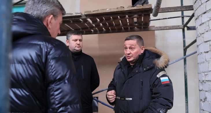 Бочаров пригрозил строителям в кинотеатре «Победа»