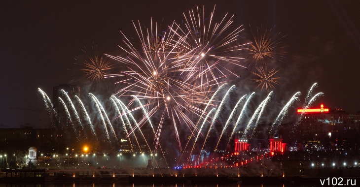 Юбилей Сталинградской Победы: смотрим самые яркие фото- и видеокадры за два дня