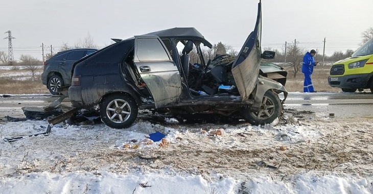 Под Волгоградом два человека погибли в ДТП с Lexus главврача ЦРБ